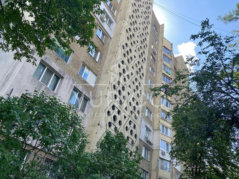 Продаж 2к квартири Якуба Колоса 8В