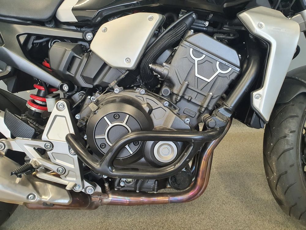 alt