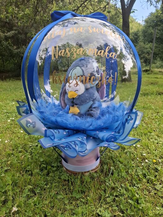 Stich , maskotka sticha w balonie , box z balonem