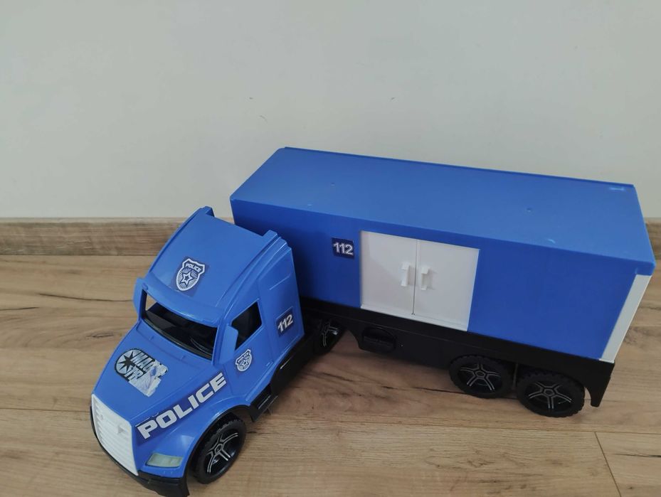 Auto transporter policyjny