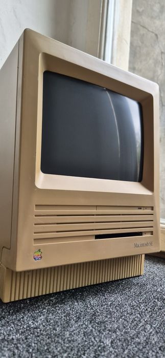 Oryginalny komputer Apple Macintosh 16.06.1988 retro vintage