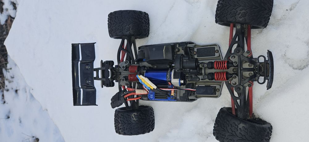 Радіокерована модельTraxxas E-Revo