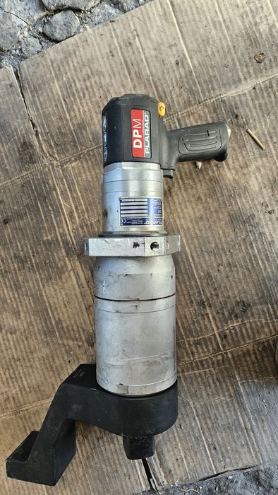 Пневматический гайковерт