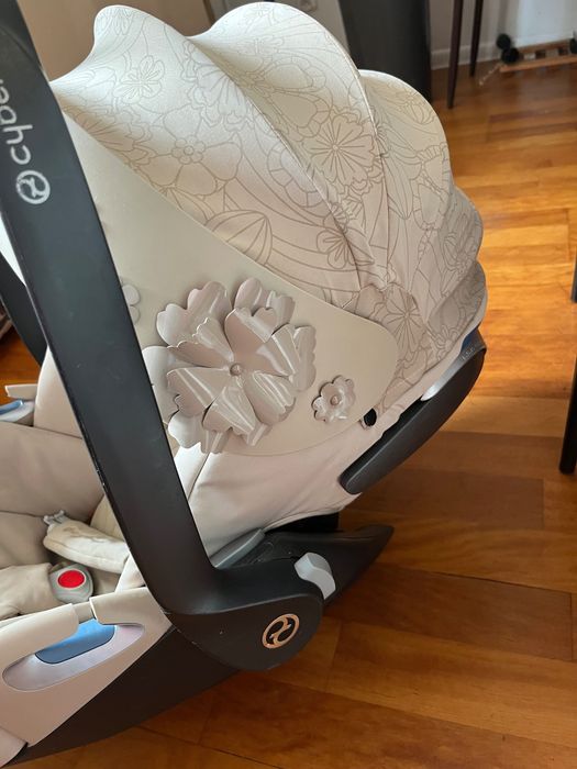 Fotelik cybex Simply Flowers Nude Beige z bazą