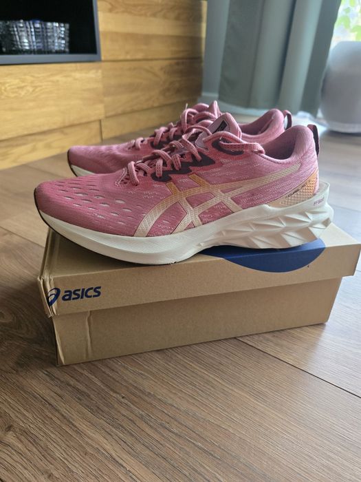 Asics Novablast 2 42,5EU 27cm 10,5US