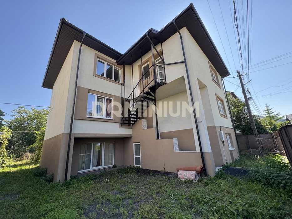 Продаж . Будинок .  Хуст