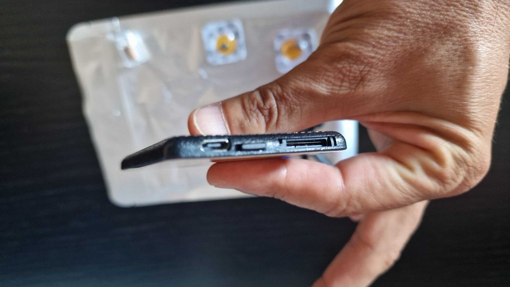 Hidden Earpiece Spy Device, Invisible and Mobile-Free Listening and Examination63824746244995123