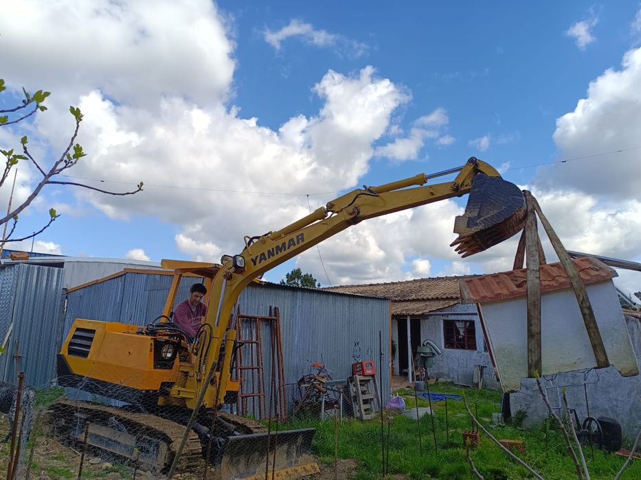 Giratória Yanmar YB30 com duplo hidráulico revisão completa