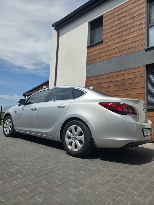 Opel Astra 1,4 T LPG kamera cofania