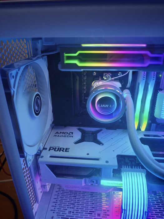 PC gaming CPU AMD 7800x3d gpu 9070xt 2tb e 32gb ddr5