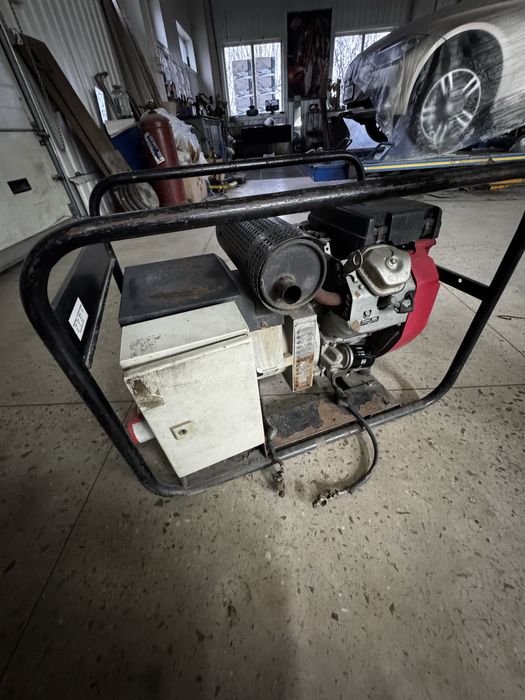 Продам Генератор Хонда 220/380 13.5кVA, це 11 кВт.