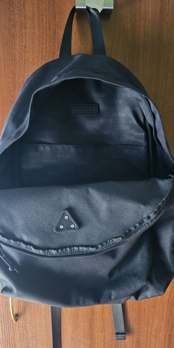 Mochila guess como nova