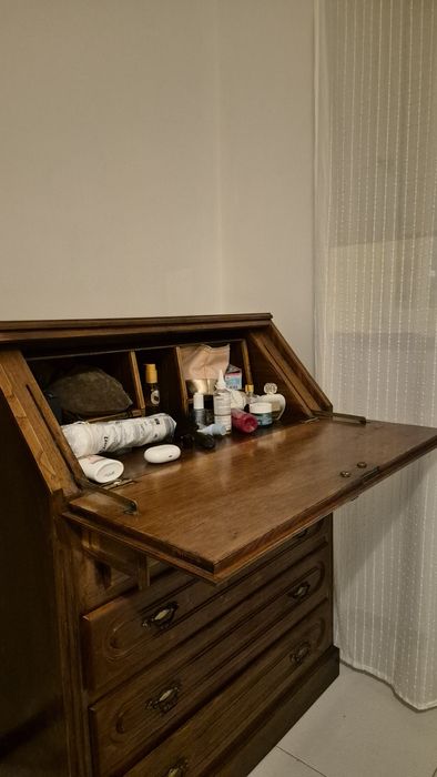 Escrivaninha antiga em Madeira com Gavetas