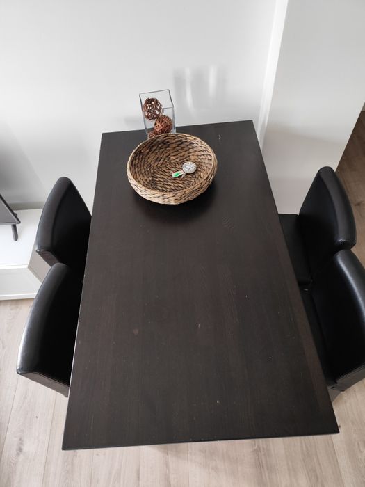 Mesa alta com 4 cadeiras