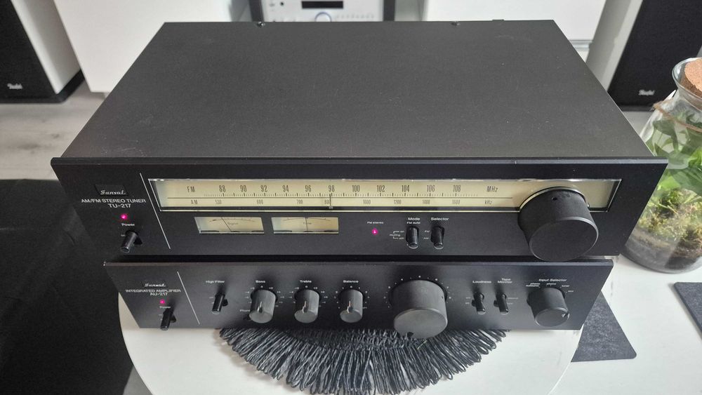 Zestaw SANSUI wzmacniacz AU 217 tuner TU-217 VINTAGE świetny stan