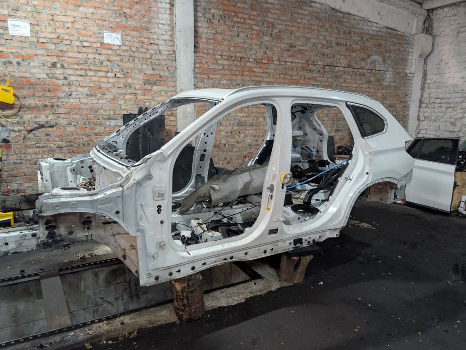 Кузов bmw x1f48 четветь bmw x1f48 криша бмв х1ф48 четветь бмв х1ф48