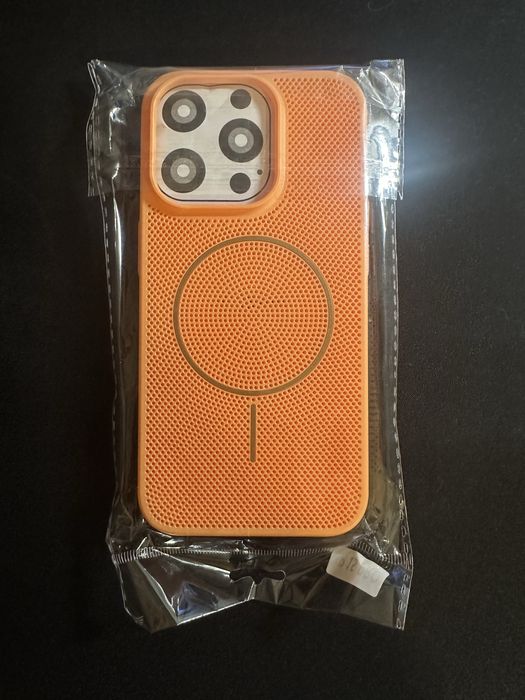 Чохол на Iphone 15 pro(помаранчевий)