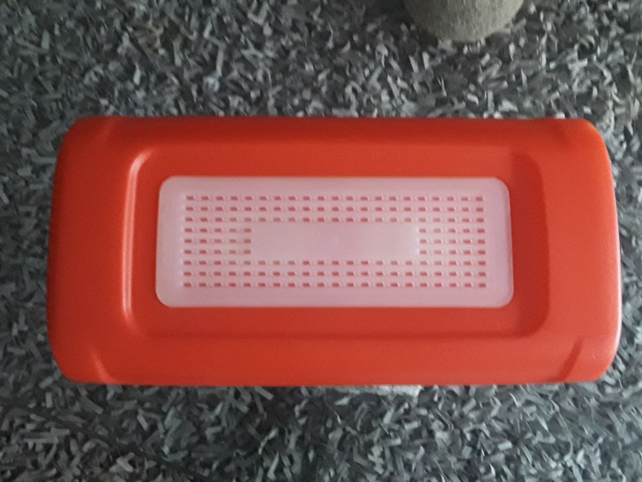 New Tupperware Bread Box434038880778987521