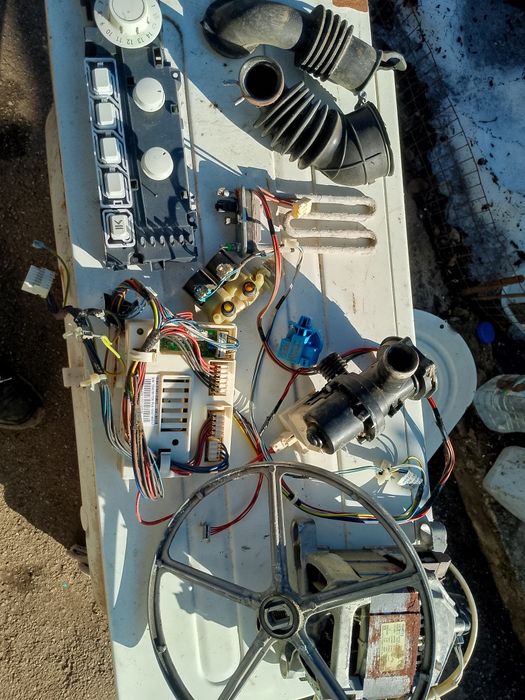 Стіральна машина HOTPOINT арістон.