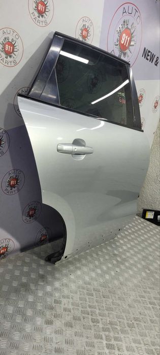 Задні праві двері на Jaguar F-Pace 2017-2023 оригінал