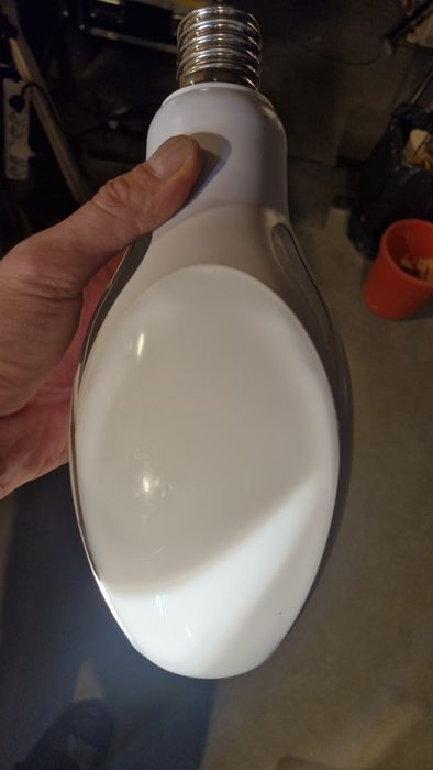 Duza Żarówka przemyslowa uliczna   led HELIOS  80 W duzy gwint  e40