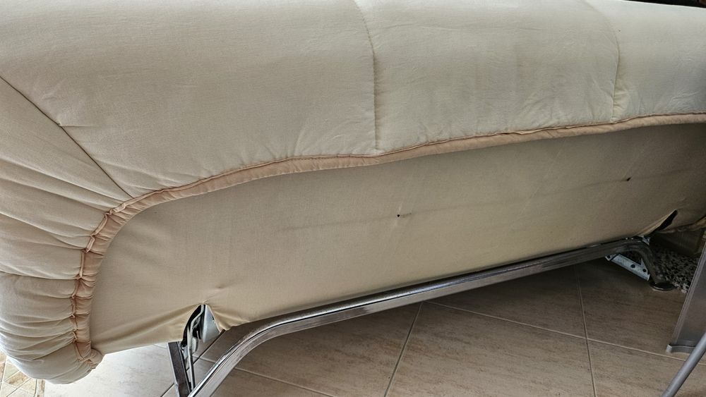 BAIXEI PREÇO Sofá cama beije para venda na Ericeira