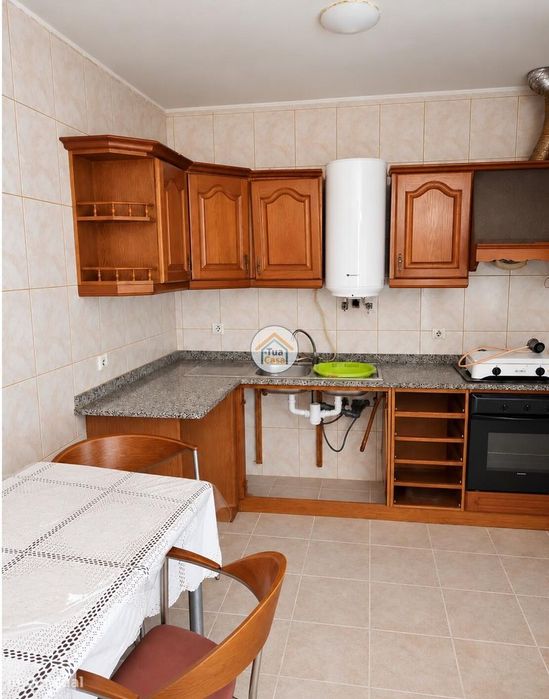 Moradia T2 em Pedra com Charca — Donas, Fundão Uma Rara Oportunidade n