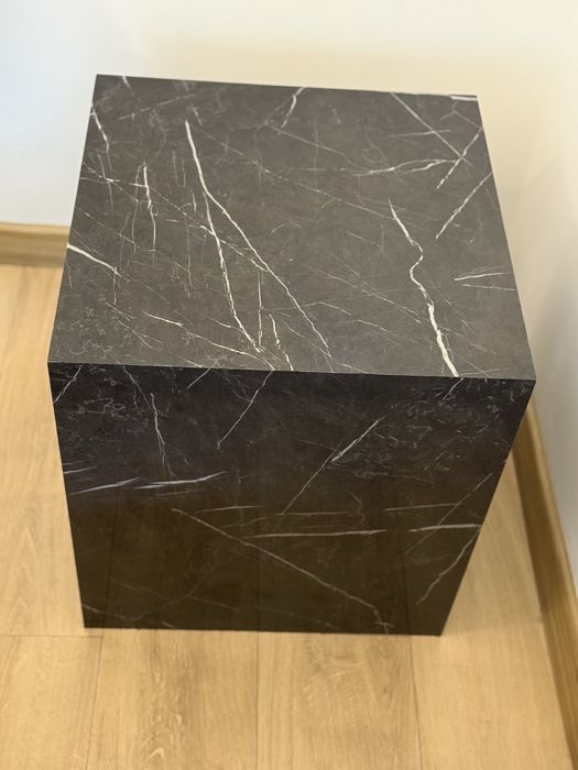 Westwing stolik kawowy pomocniczy o wyglądzie marmuru Lesley