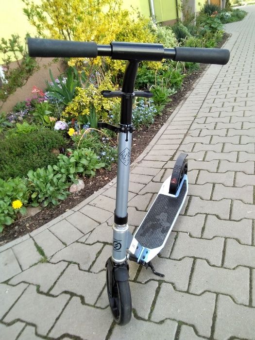 sprzedam hulajnogę firmy oxelo