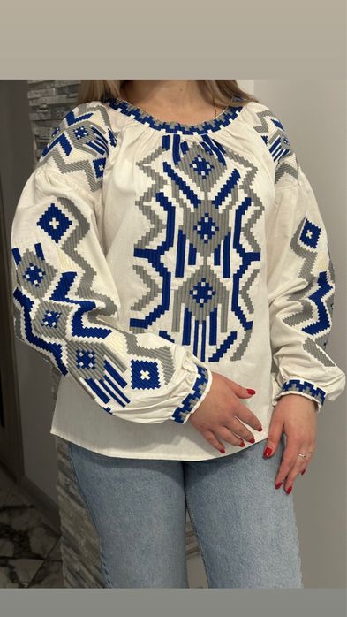 Жіночі вишиті сорочки , від S до L