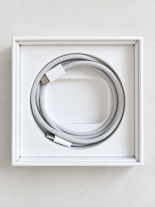 Apple AirPods Pro 2. generacji USB-C – oryginalne pudełko, komplet