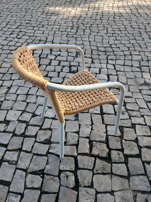 Cadeira de criança, estrutura metalica, trabalhado feito a mão