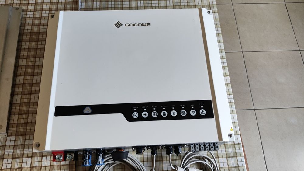 GoodWe GW3648D-ES avariado