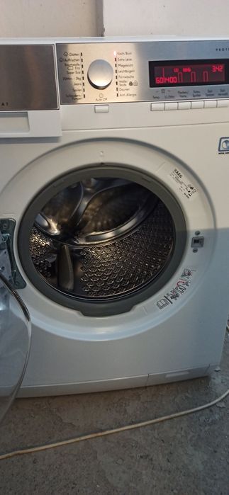 Пральна машинка AEGна 10кг.