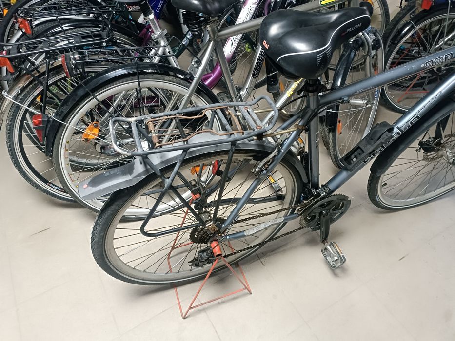 Велосипед на скоростях 28 колесо городской strato