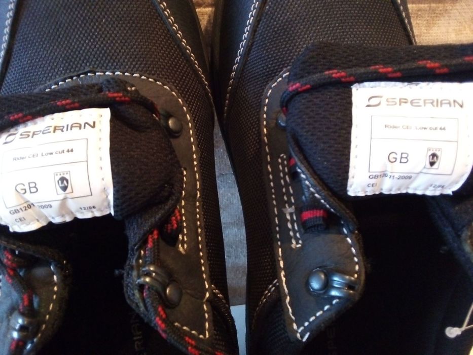 Продам рабочую обувь