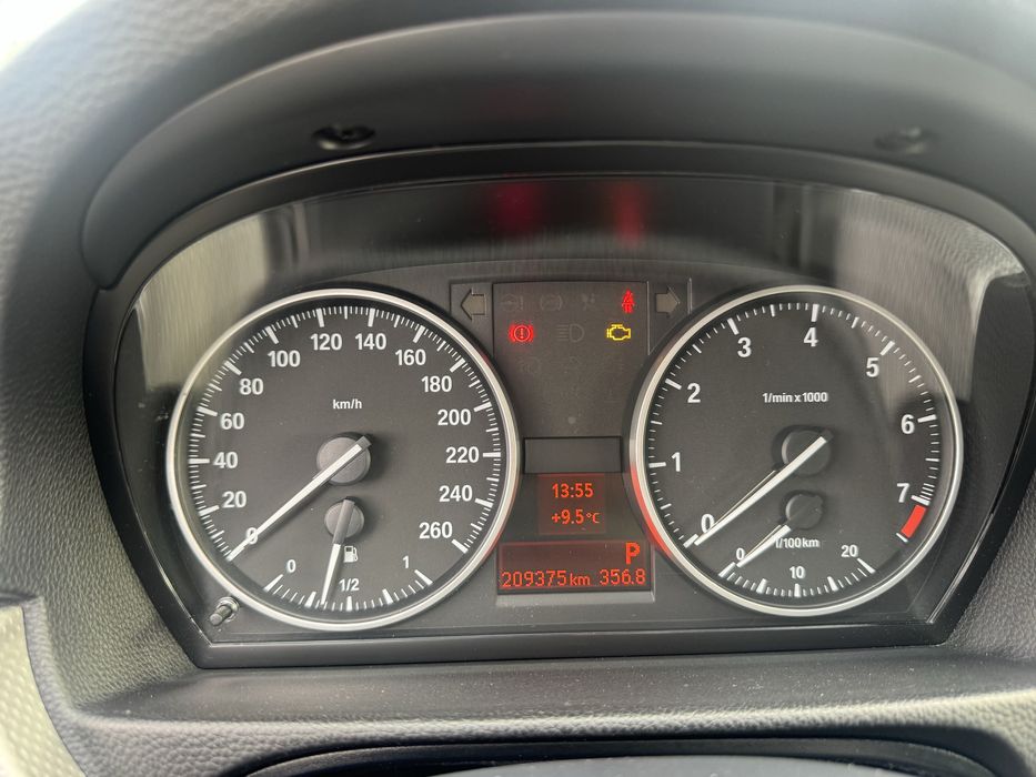 BMW 320i coupe 2010 Pack M Original Automatico com livro de revisoes