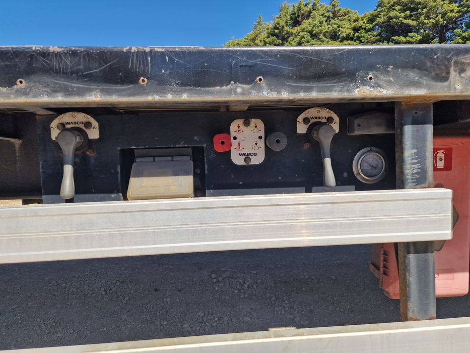 Reboque xico atrelado camião