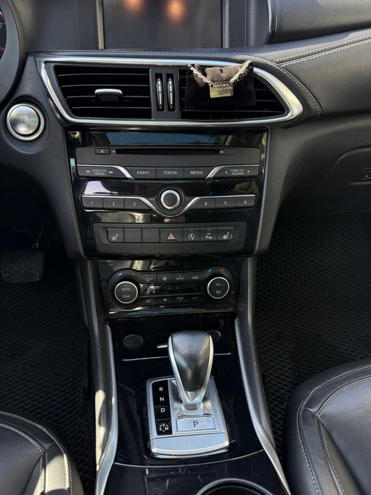 Продам Infiniti QX30
