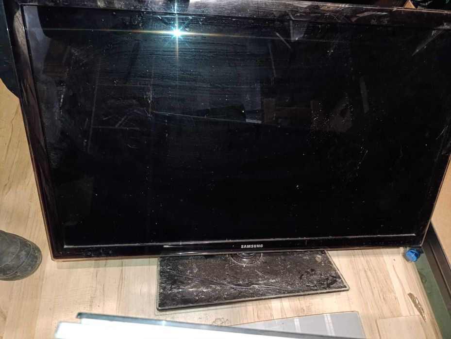 Tv Samsung 40 cali + Smart, Philips 32 Sharp 32 Funai 27 Lg 26 Asus 22