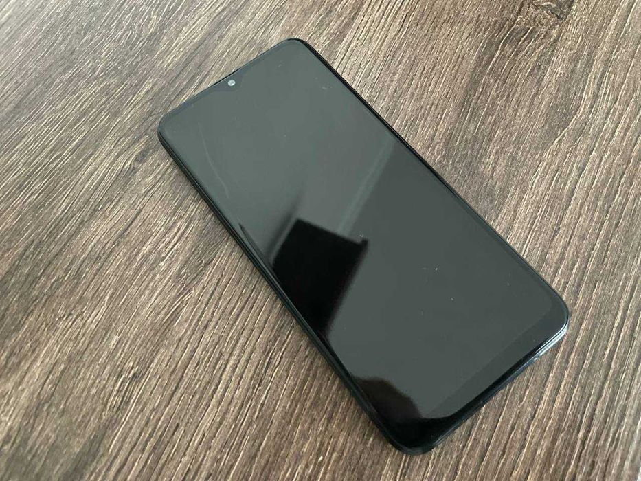 Смартфон Samsung Galaxy A20e SM-A202F 3/32GB 5.8" 2Sim NFC 3000 mAh