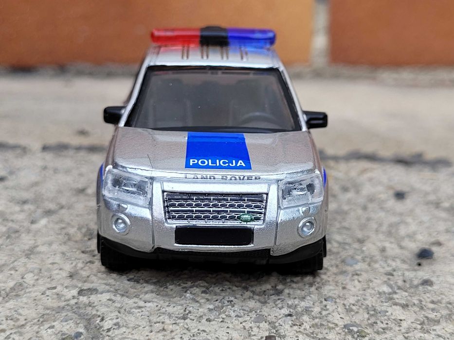Kolekcja modeli Land Rover Freelander 2 Polska Policja 1:43 Bburago unikat samochody metal