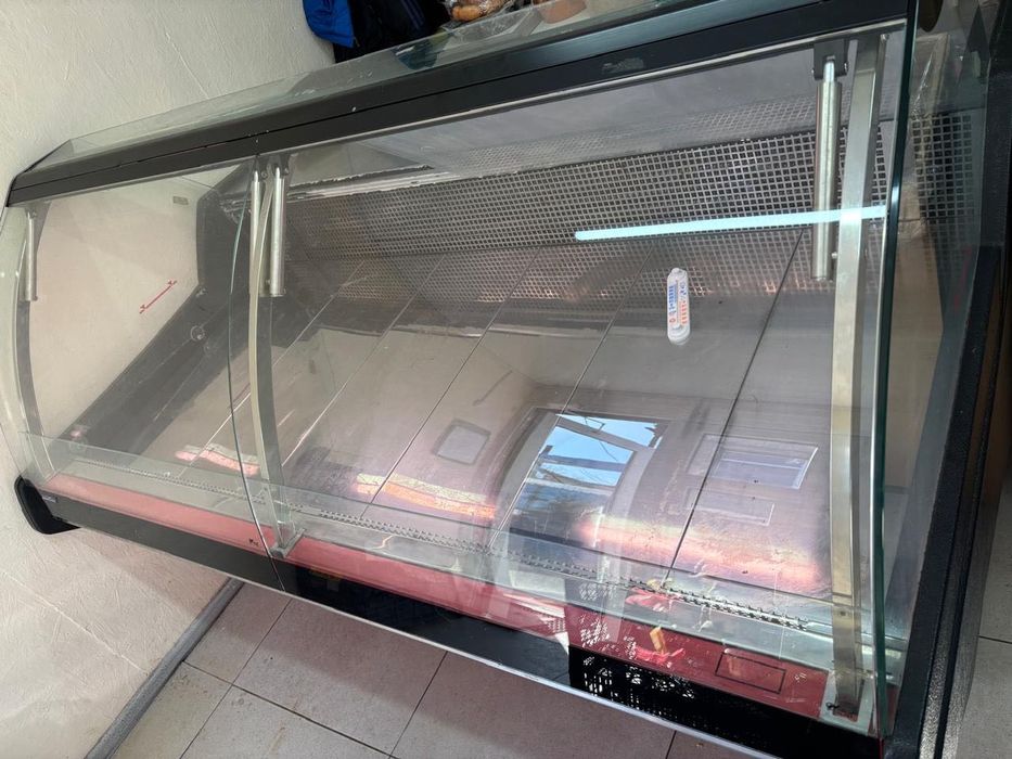 Холодильная витрина