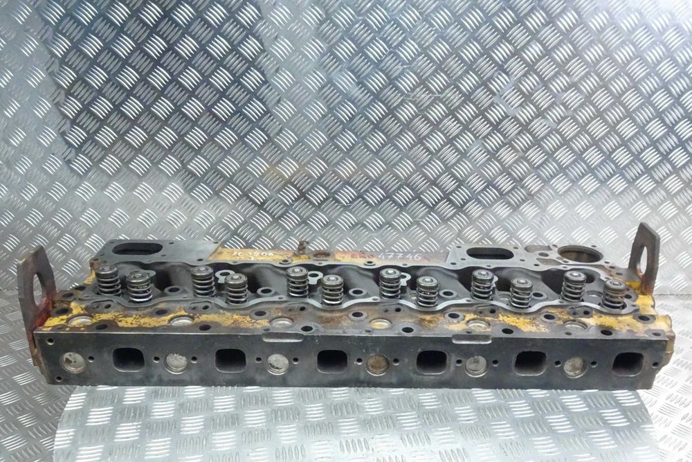 Głowica do silnika Caterpillar 3306. Cylinder head Cat 3306