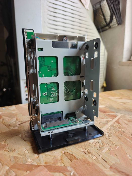 NAS Qnap TS-228