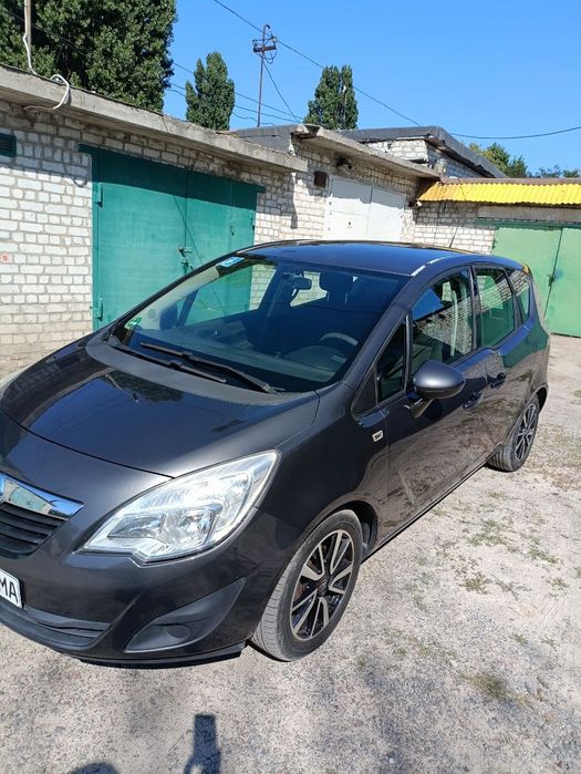 Авто Опель Мерива  2010