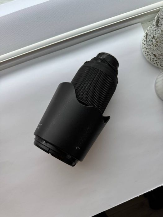 професійний телеоб’єктив Nikon AF NIKKOR 80–200mm 1:2.8 D.