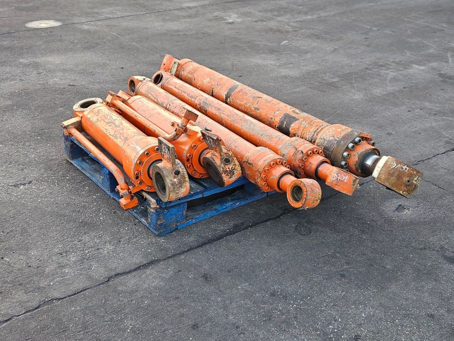 siłownik hydrauliczny do koparki używany