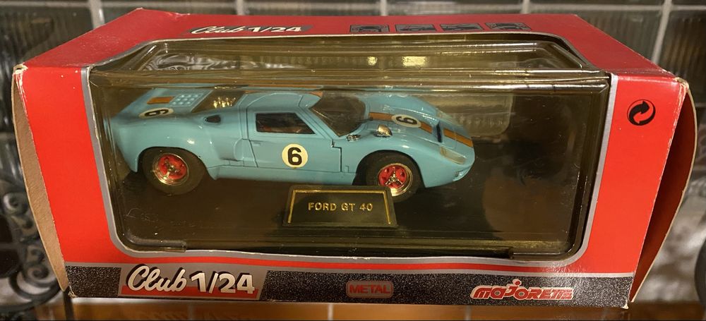 Carros miniatura Burago e Majorette 1/24