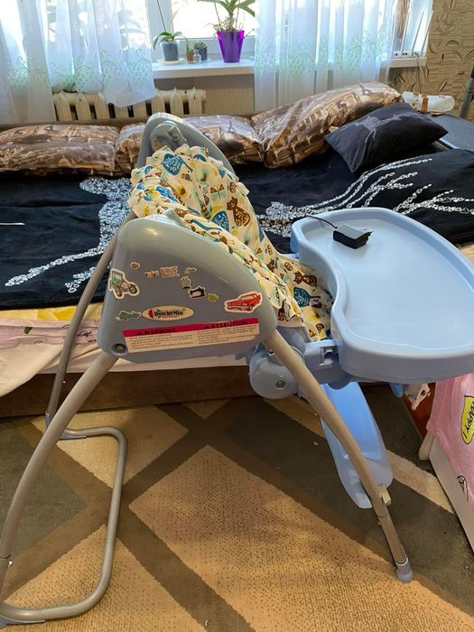 Стільчик для годування